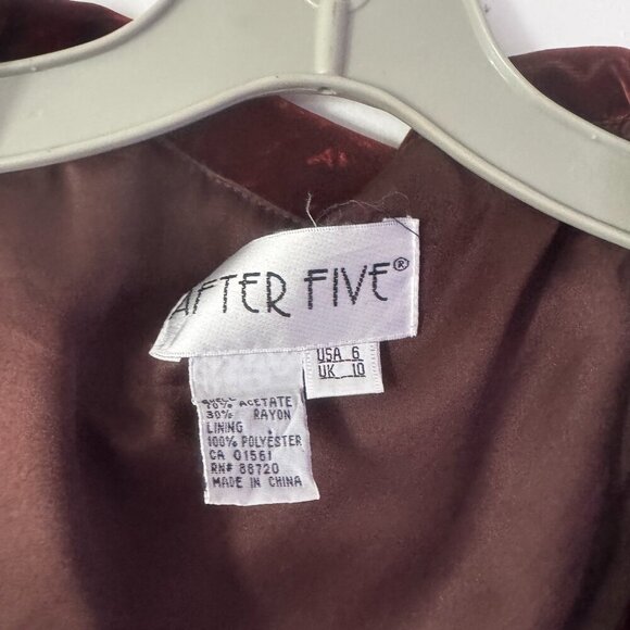 Vintage velvet burgandy button vest Size US 6 - Picture 2 of 3